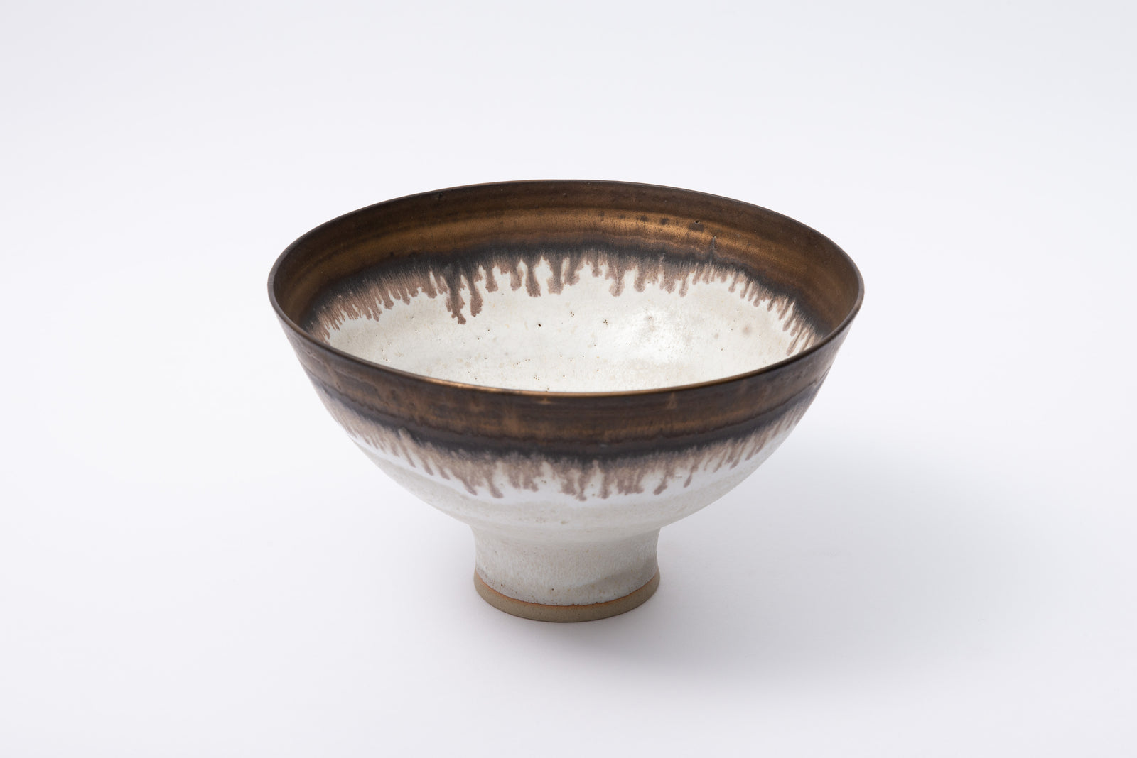 茶碗 / Footed bowl with manganese rim,